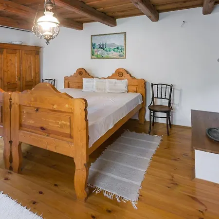 Kali Ko Сентбеккалла